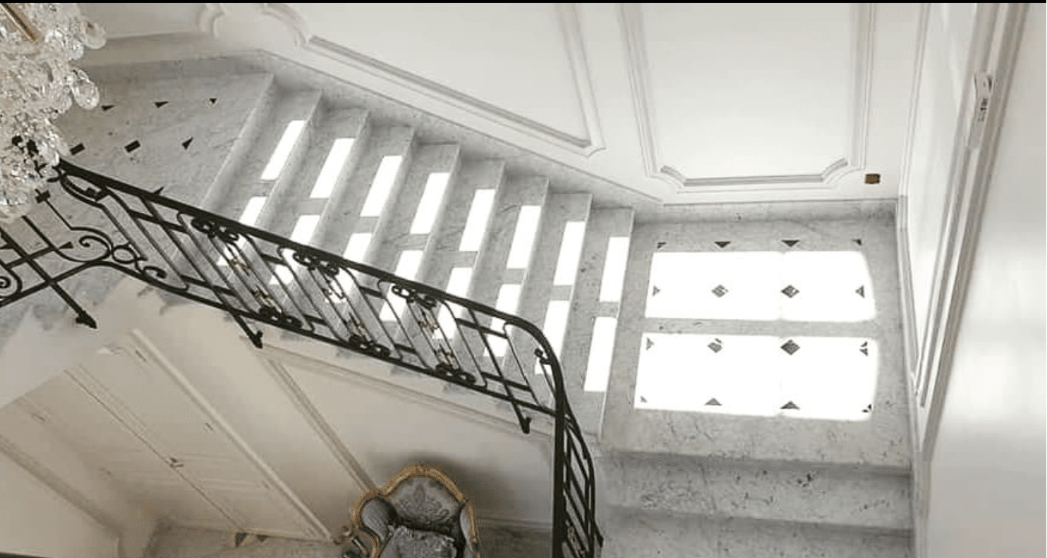 Escalier en marbre blanc de carrare